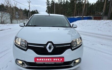 Renault Logan II, 2015 год, 950 000 рублей, 4 фотография