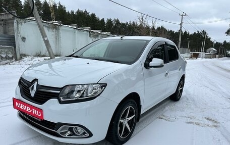 Renault Logan II, 2015 год, 950 000 рублей, 3 фотография