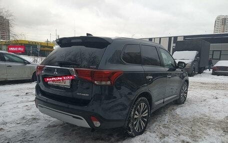 Mitsubishi Outlander III рестайлинг 3, 2019 год, 2 690 000 рублей, 7 фотография