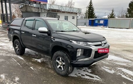 Mitsubishi L200 IV рестайлинг, 2019 год, 2 550 000 рублей, 2 фотография