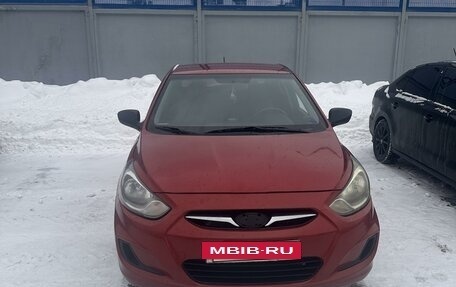 Hyundai Solaris II рестайлинг, 2011 год, 700 000 рублей, 8 фотография