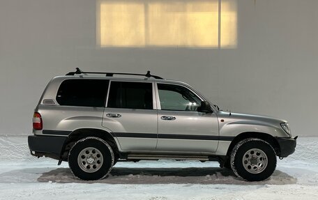 Toyota Land Cruiser 100 рестайлинг 2, 2005 год, 2 300 000 рублей, 4 фотография