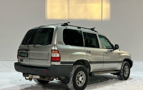 Toyota Land Cruiser 100 рестайлинг 2, 2005 год, 2 300 000 рублей, 5 фотография