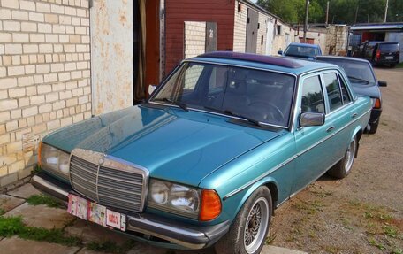 Mercedes-Benz W123, 1984 год, 1 400 000 рублей, 3 фотография