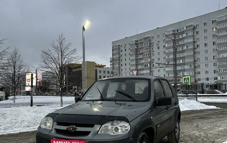 Chevrolet Niva I рестайлинг, 2013 год, 385 000 рублей, 2 фотография