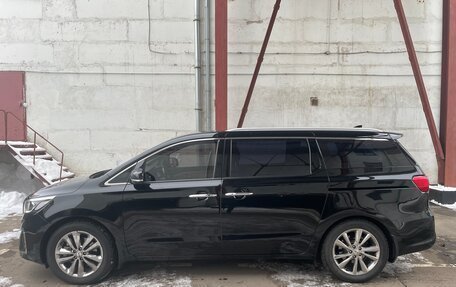 KIA Carnival III, 2018 год, 2 750 000 рублей, 5 фотография