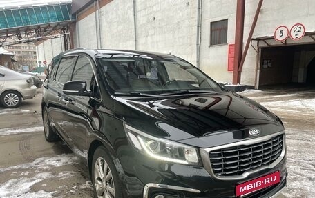 KIA Carnival III, 2018 год, 2 750 000 рублей, 3 фотография