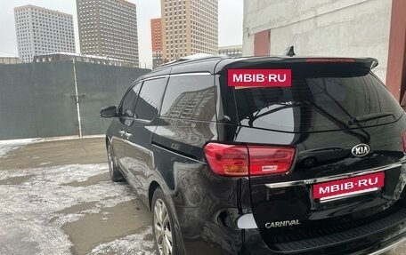 KIA Carnival III, 2018 год, 2 750 000 рублей, 8 фотография