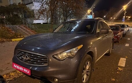 Infiniti FX II, 2010 год, 850 000 рублей, 1 фотография