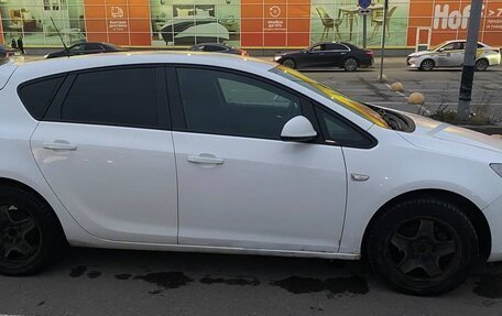 Opel Astra J, 2011 год, 630 000 рублей, 3 фотография