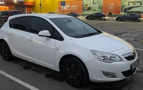 Opel Astra J, 2011 год, 630 000 рублей, 2 фотография