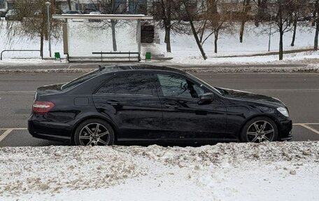 Mercedes-Benz E-Класс, 2011 год, 2 100 000 рублей, 4 фотография