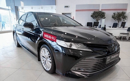 Toyota Camry, 2018 год, 3 232 000 рублей, 3 фотография