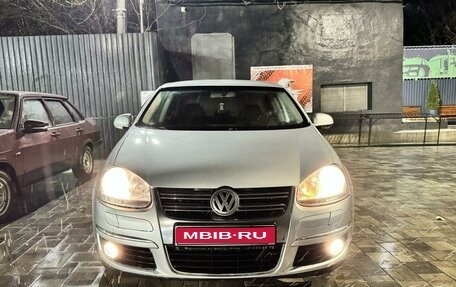 Volkswagen Jetta VI, 2010 год, 687 000 рублей, 1 фотография