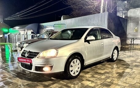 Volkswagen Jetta VI, 2010 год, 687 000 рублей, 2 фотография