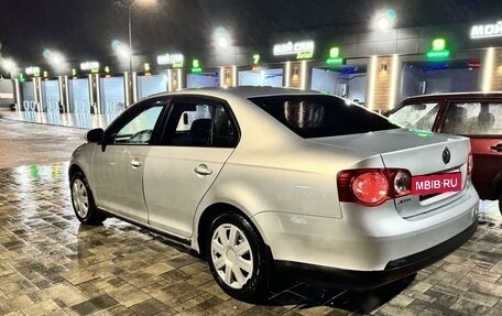 Volkswagen Jetta VI, 2010 год, 687 000 рублей, 4 фотография