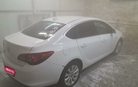 Opel Astra J, 2014 год, 900 000 рублей, 2 фотография