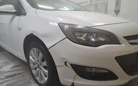 Opel Astra J, 2014 год, 900 000 рублей, 11 фотография