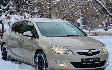 Opel Astra J, 2011 год, 780 000 рублей, 1 фотография