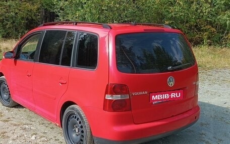 Volkswagen Touran III, 2004 год, 700 000 рублей, 8 фотография