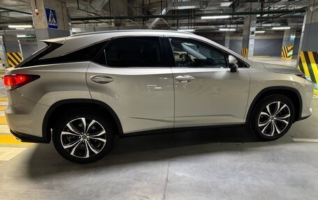 Lexus RX IV рестайлинг, 2022 год, 6 370 000 рублей, 8 фотография