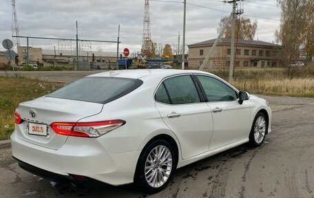 Toyota Camry, 2019 год, 2 850 000 рублей, 6 фотография