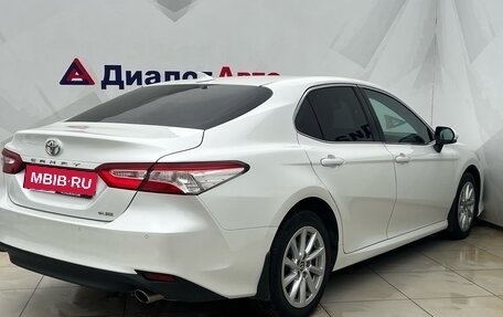 Toyota Camry, 2021 год, 3 200 000 рублей, 6 фотография