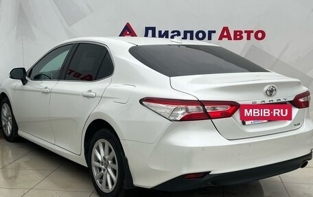 Toyota Camry, 2021 год, 3 200 000 рублей, 4 фотография