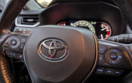 Toyota RAV4, 2020 год, 3 499 000 рублей, 12 фотография