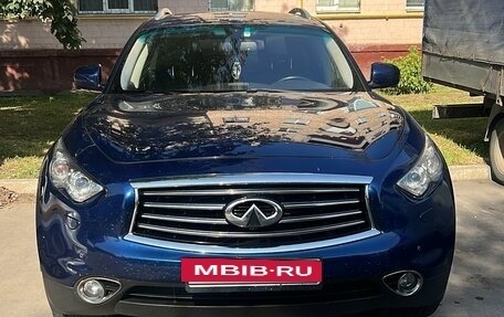 Infiniti QX70, 2014 год, 2 800 000 рублей, 3 фотография