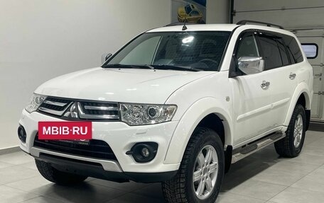 Mitsubishi Pajero Sport II рестайлинг, 2015 год, 2 499 900 рублей, 3 фотография