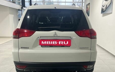 Mitsubishi Pajero Sport II рестайлинг, 2015 год, 2 499 900 рублей, 5 фотография