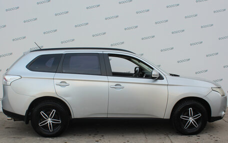 Mitsubishi Outlander III рестайлинг 3, 2013 год, 1 099 000 рублей, 9 фотография