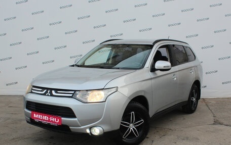 Mitsubishi Outlander III рестайлинг 3, 2013 год, 1 099 000 рублей, 3 фотография