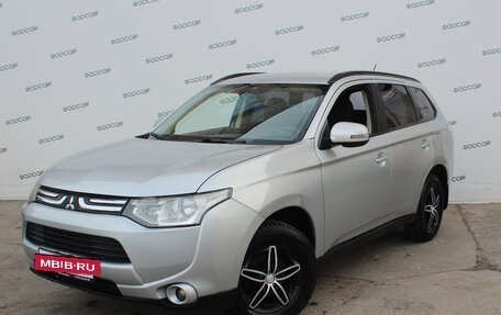 Mitsubishi Outlander III рестайлинг 3, 2013 год, 1 099 000 рублей, 4 фотография