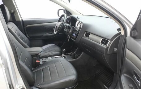 Mitsubishi Outlander III рестайлинг 3, 2013 год, 1 099 000 рублей, 14 фотография