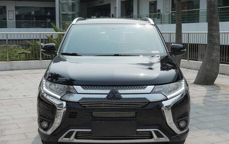 Mitsubishi Outlander III рестайлинг 3, 2021 год, 2 155 000 рублей, 2 фотография