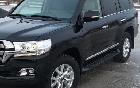 Toyota Land Cruiser 200, 2017 год, 8 500 000 рублей, 3 фотография