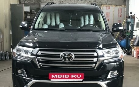 Toyota Land Cruiser 200, 2017 год, 8 500 000 рублей, 4 фотография