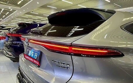 Toyota Venza, 2022 год, 3 250 000 рублей, 8 фотография