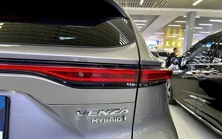 Toyota Venza, 2022 год, 3 250 000 рублей, 25 фотография