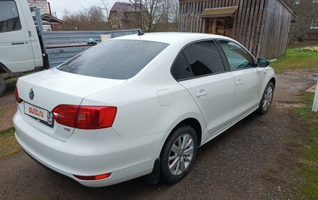 Volkswagen Jetta VI, 2013 год, 1 000 000 рублей, 8 фотография