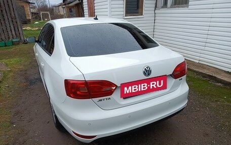 Volkswagen Jetta VI, 2013 год, 1 000 000 рублей, 4 фотография