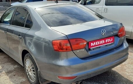 Volkswagen Jetta VI, 2011 год, 800 000 рублей, 4 фотография