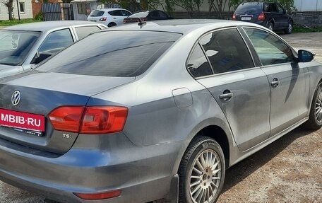 Volkswagen Jetta VI, 2011 год, 800 000 рублей, 3 фотография