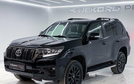 Toyota Land Cruiser Prado 150 рестайлинг 2, 2021 год, 5 800 000 рублей, 2 фотография