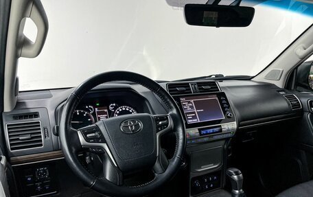 Toyota Land Cruiser Prado 150 рестайлинг 2, 2021 год, 5 800 000 рублей, 14 фотография