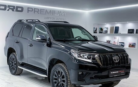 Toyota Land Cruiser Prado 150 рестайлинг 2, 2021 год, 5 800 000 рублей, 5 фотография