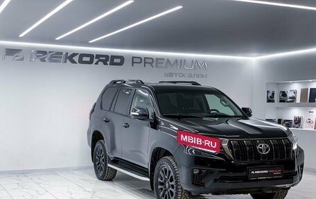 Toyota Land Cruiser Prado 150 рестайлинг 2, 2021 год, 5 800 000 рублей, 6 фотография