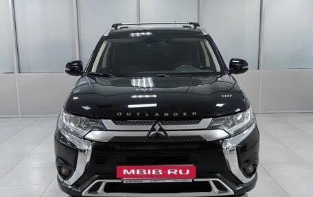 Mitsubishi Outlander III рестайлинг 3, 2019 год, 2 155 000 рублей, 3 фотография